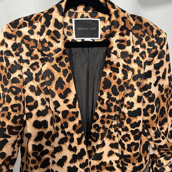 Leopard Blazer - Picture 3 of 6